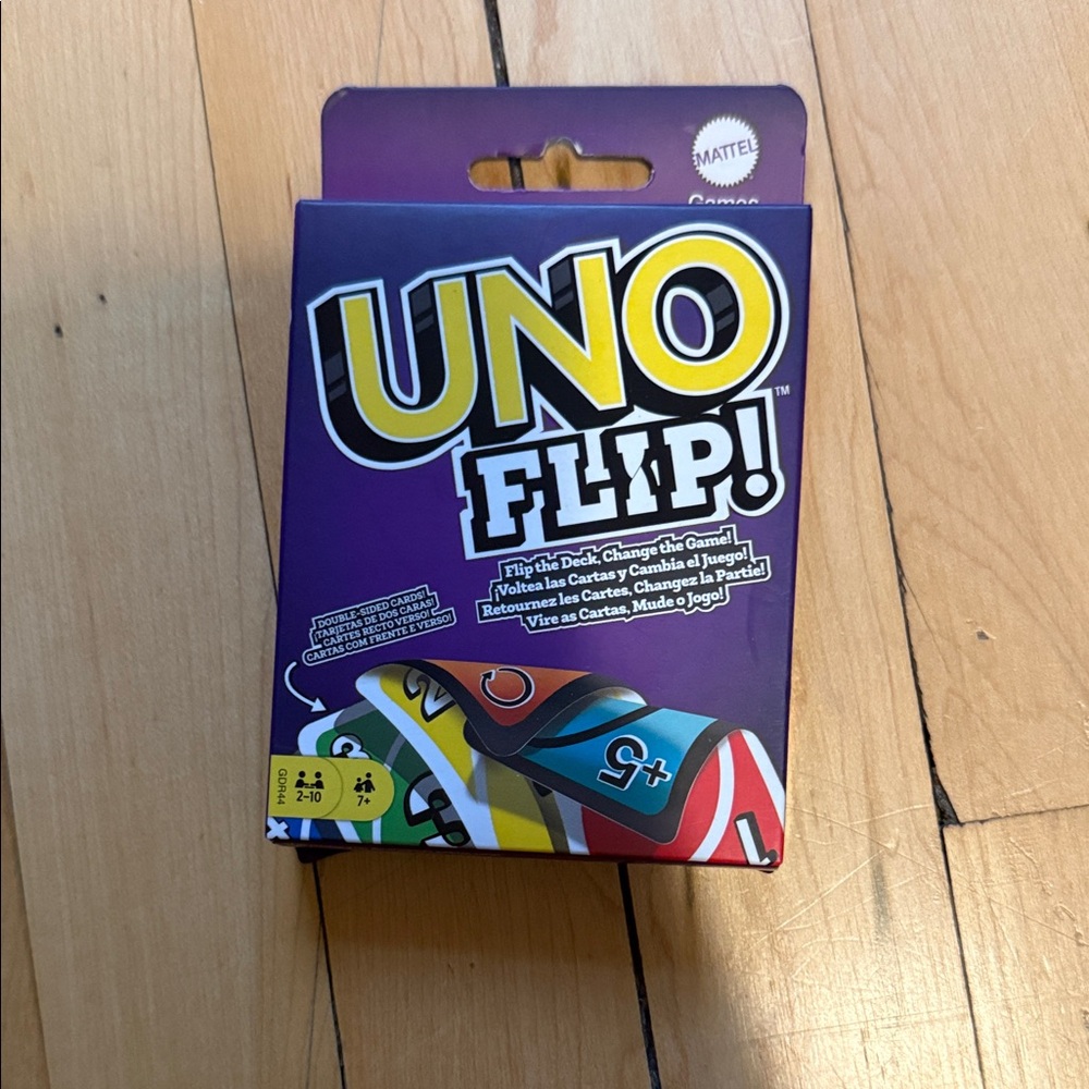 UNO Flip card game